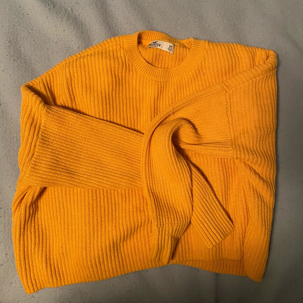 Hollister Cropped Long Sleeve Sweater